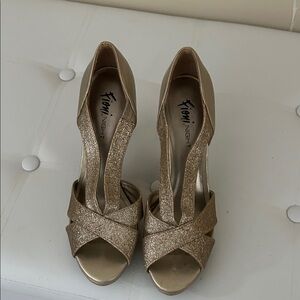 Elegant Gold Women's Shoes